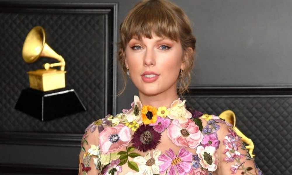 Taylor Swift Has Broken The Beatles’ 54-Year-Old Chart Record