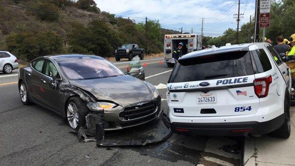 Tesla In Taiwan Crashes Directly Into Overturned Truck, Ignores Pedestrian, With Autopilot On